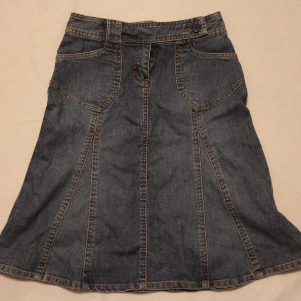 Below-the-Knee Flared Jean Skirt With Pockets